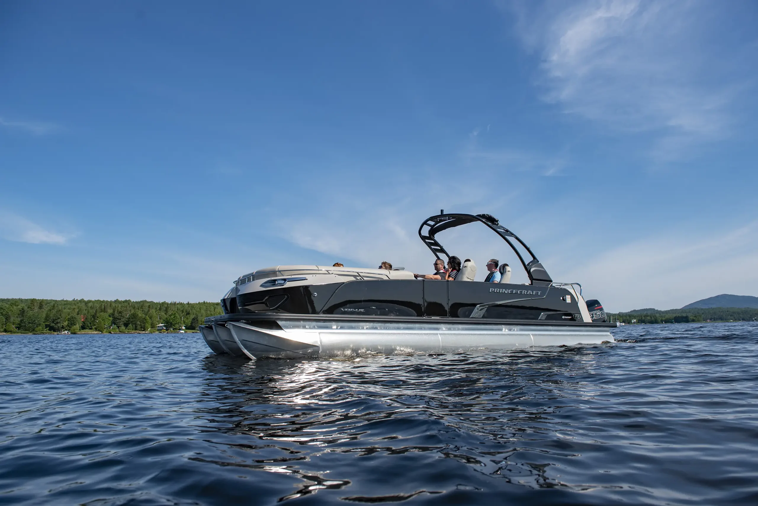 Létourneau Marine, concessionnaire de bateaux et pontons Princecraft à Magog